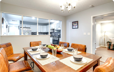 1 Mi to Downtown New Albany Home